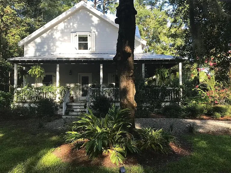 7 Garfields Way — Photo 2