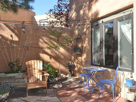 2nd image of 354 Calle Loma Norte