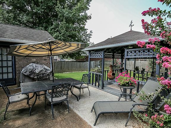 2nd image of 3839 Misty Oak Dr