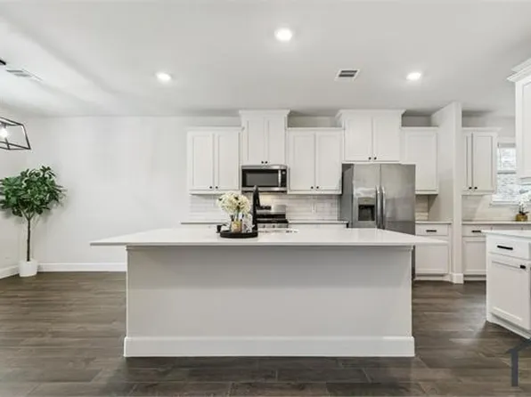 6012 Paddock Ln, Aubrey, TX 76227