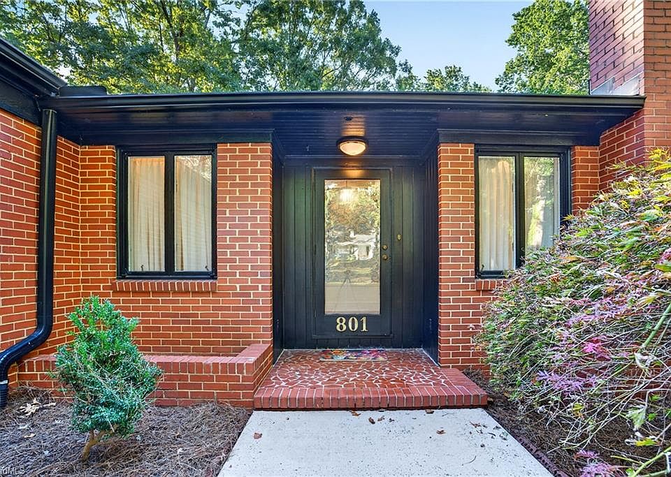 4th image of 801 Cliftwood Dr