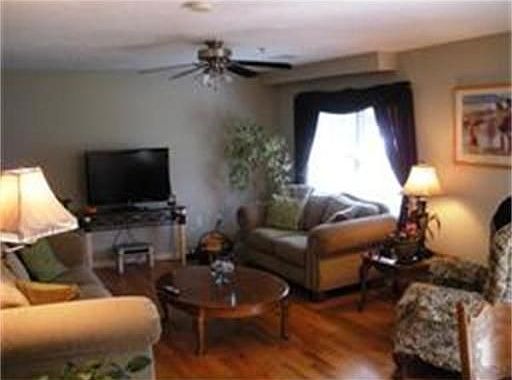 5th image of 100 Lawrence St Unit 10
