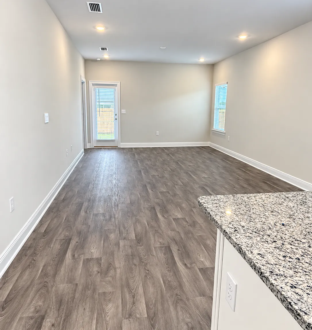 4 bed, 1504 sqft, $2,300 — Photo 2