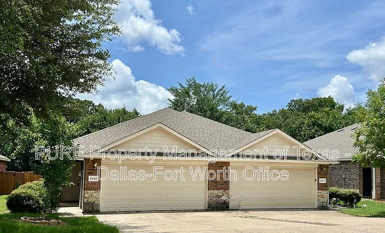 1421 Piedmont Dr — Photo 3