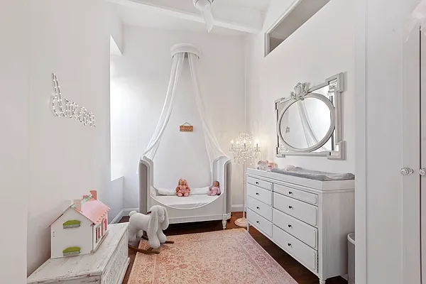 Sold by Douglas Elliman | media 20