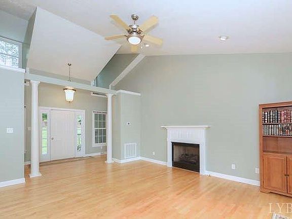 3rd image of 289 Hundley Ln