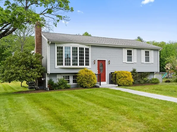334 Forest St, Raynham, MA 02767