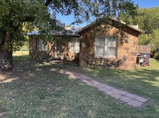 329 W Oak St, Coweta, OK 74429