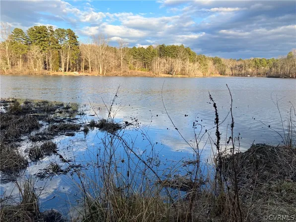 5 Crystal Lake Rd #5, Crewe, VA 23930