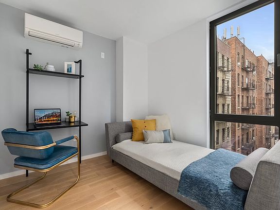 4th image of 40 Pinehurst Ave APT 3A