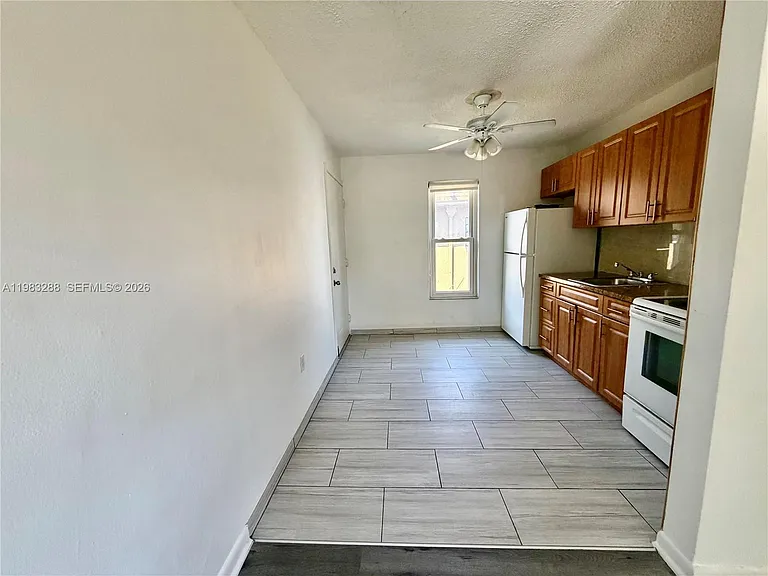 1305 NW 4th St #3 — Photo 11
