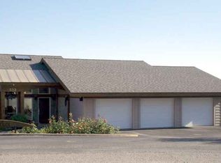 522 Hillcrest Circle Dr, Omak, WA 98841