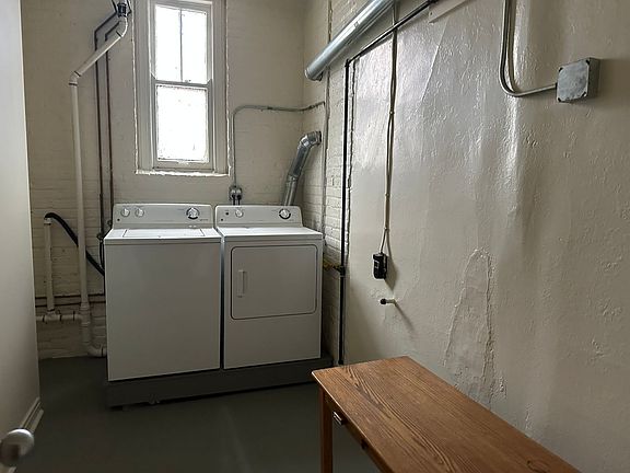 4th image of 1200 E Madison Park Unit G