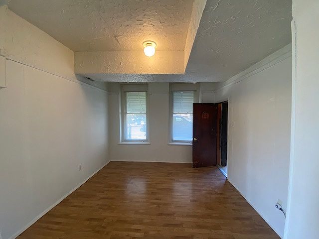 1st image of 2839 W Warren Blvd #1