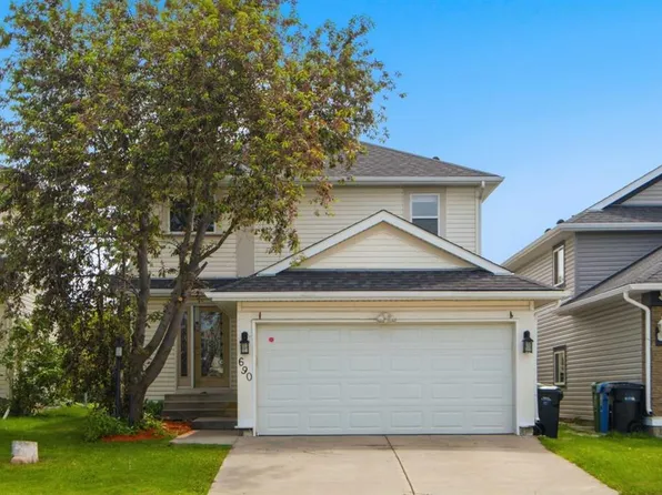 690 N Coventry Dr NE, Calgary, AB T3K 4M3