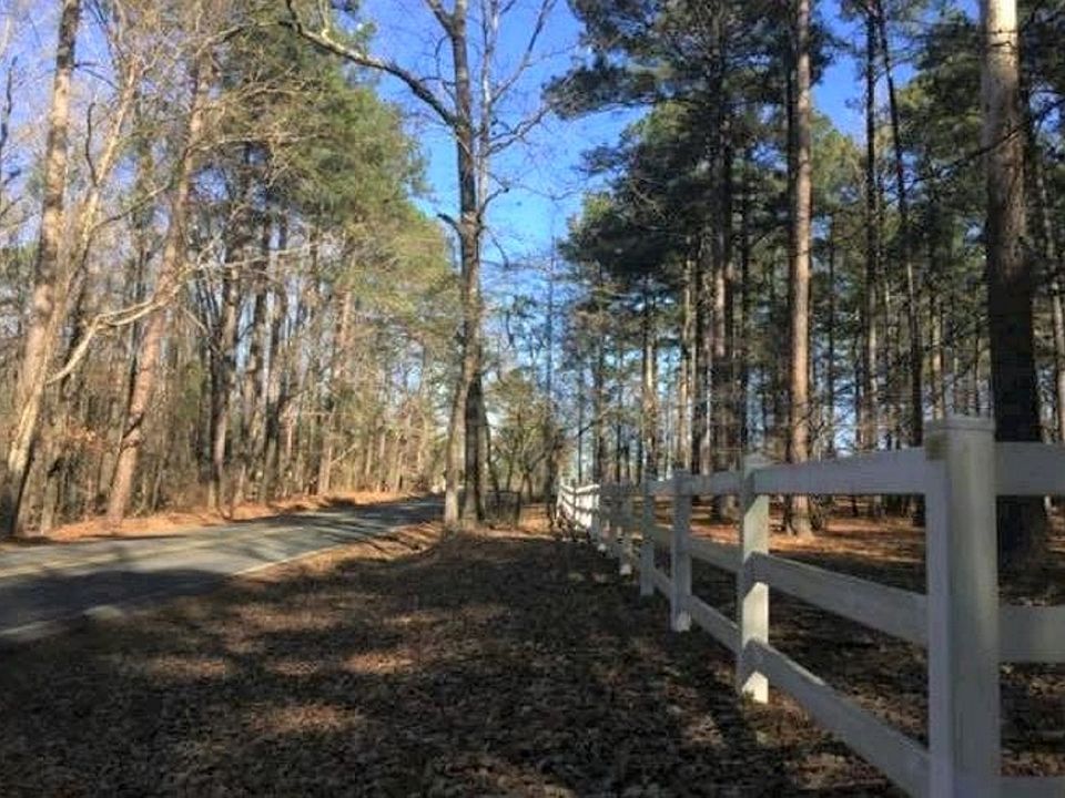 2nd image of 405 Dollar Ln