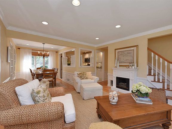 4th image of 155 Birchwood Dr