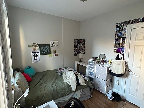 5th image of 220 Hanover St APT 12