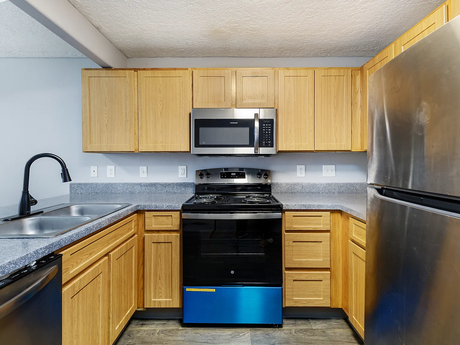 2 bed, 1200 sqft, $1,625 — Photo 2