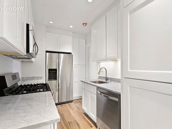 4th image of 610 W 110th St APT 9E