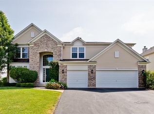 713 Porter Cir, Lindenhurst, IL 60046