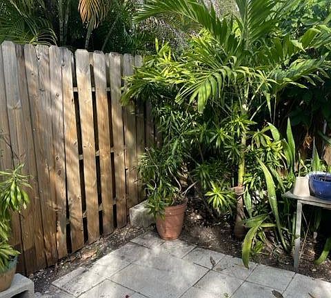 3rd image of 1416 SW 27th Street