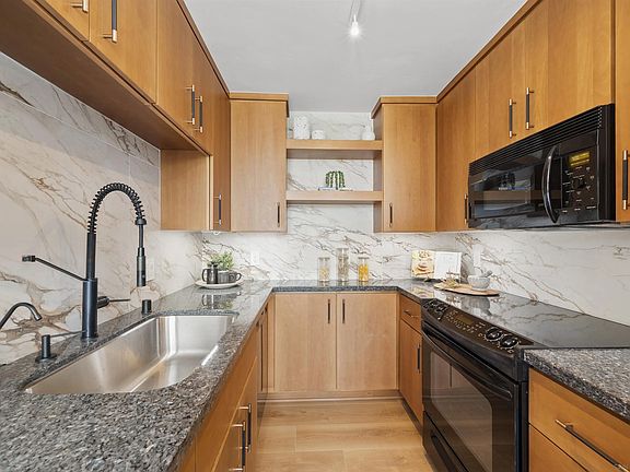 2nd image of 1907 Robinson Ave Unit 309