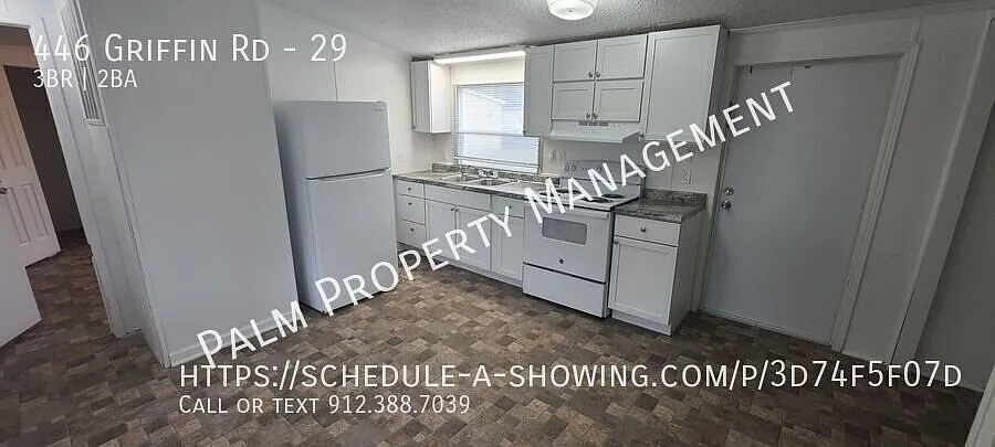 Three Bedroom, Two Bathroom home for Rent in Twin Oaks Community — Photo 3