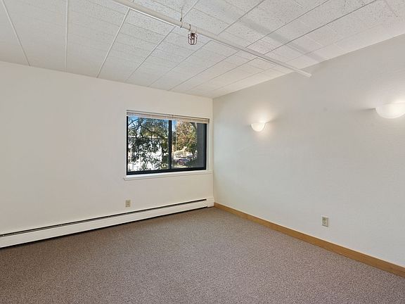 5th image of 2125 W Kilbourn Ave #35