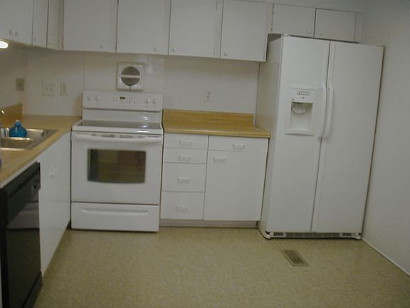 3rd image of 8040 E Southlake Dr
