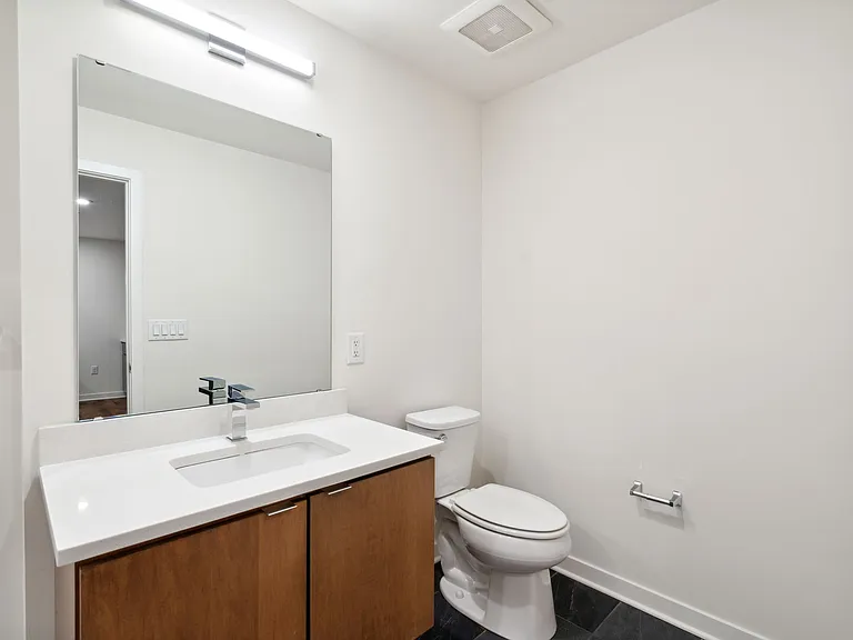 Graduate Pointe — Photo 104