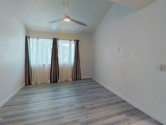5th image of 22107 Burbank Blvd Unit 1