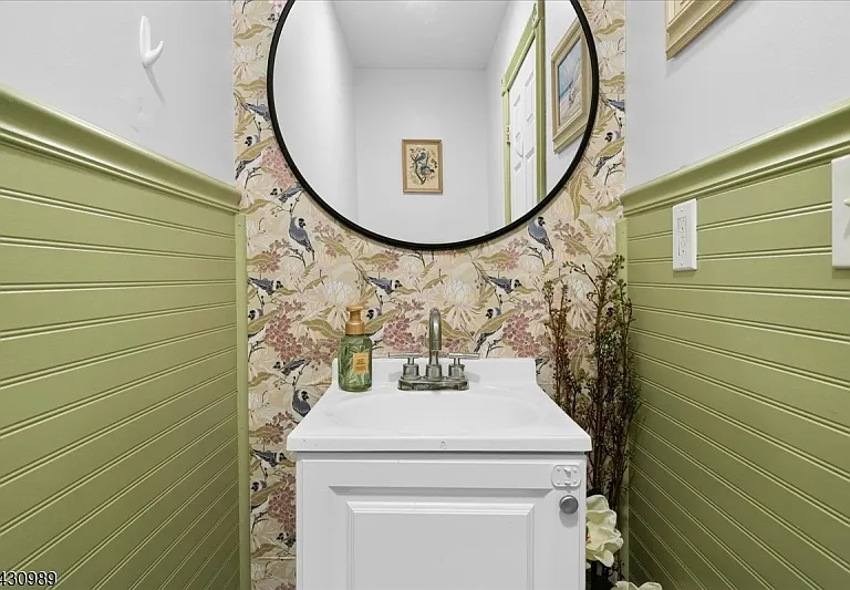 204 Dakota Dr — Photo 21