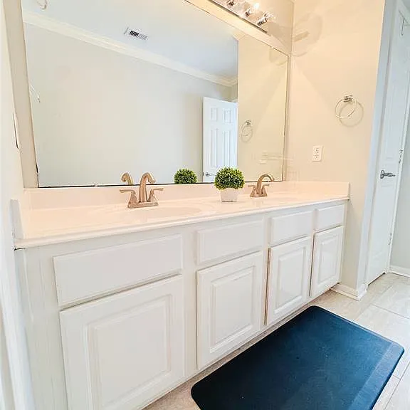 1204 Andrews St — Photo 11