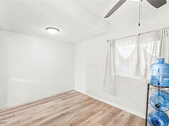 3rd image of 3700 Palomar Ave