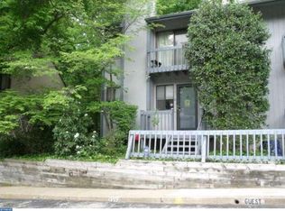 31 Harwood Ln, Clementon, NJ 08021