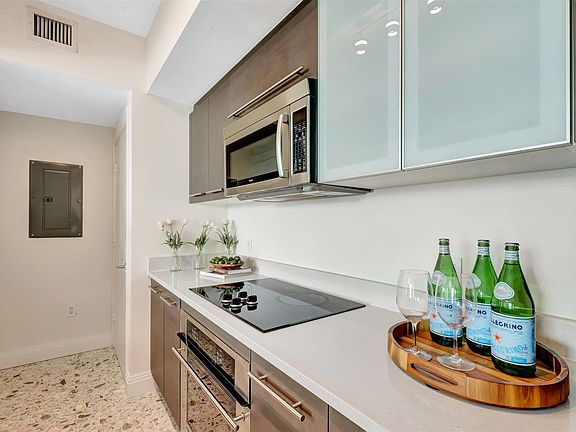 5th image of 500 Brickell Avenue #3705