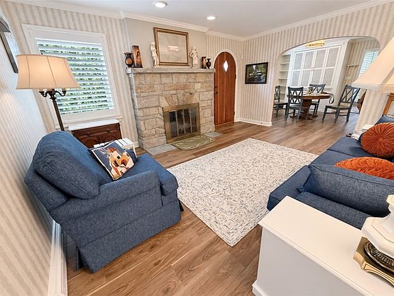 4th image of 1025 Isabella Rd