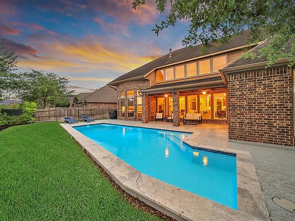 4th image of 28030 Bandera Glen Lane