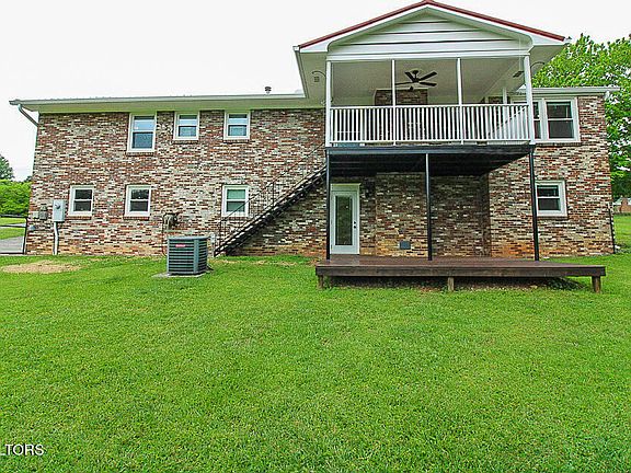 3rd image of 2214 Belmont Dr