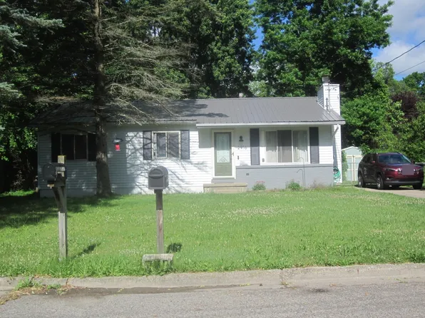 2916 Viking St, Lansing, MI 48911