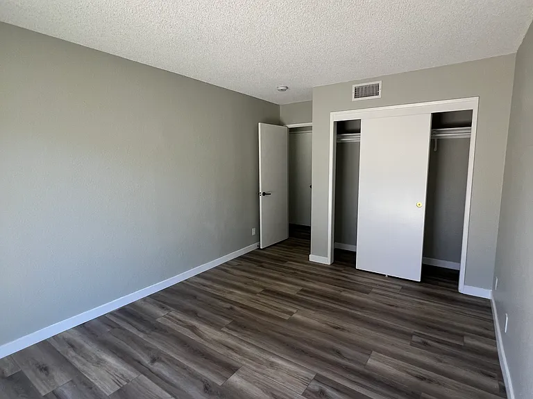 9208 Langdon Ave — Photo 18
