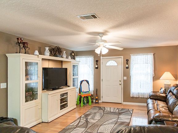 5th image of 6817 Oakwood Ln