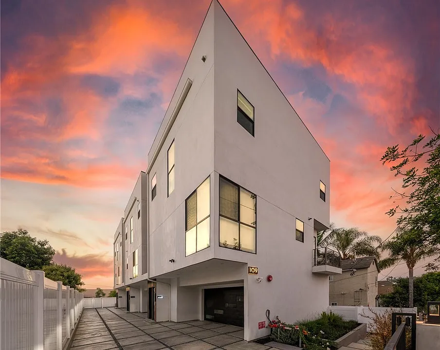 109 N Westlake Ave #3
