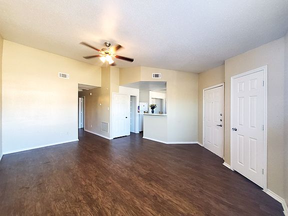 4th image of 905 N Avenue J #1301