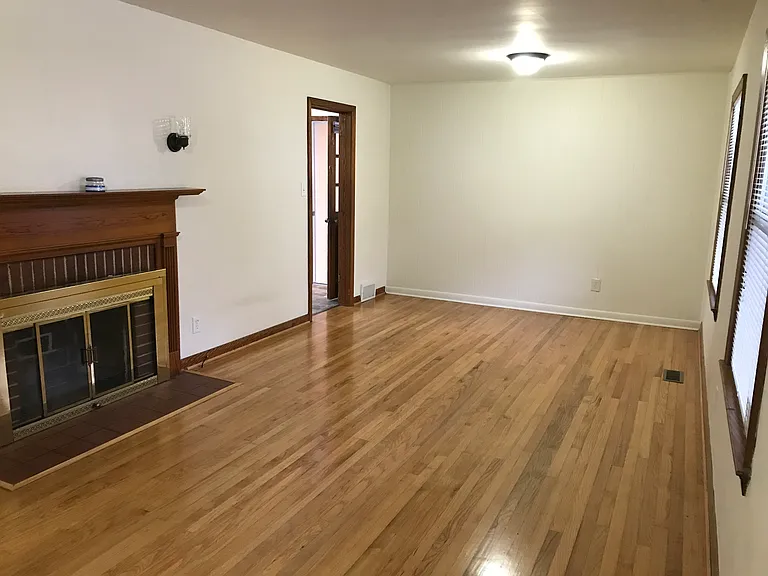 17 Normandy Ln — Photo 3