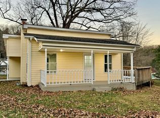 3715 Sandlewood Rd, Roanoke, VA 24018