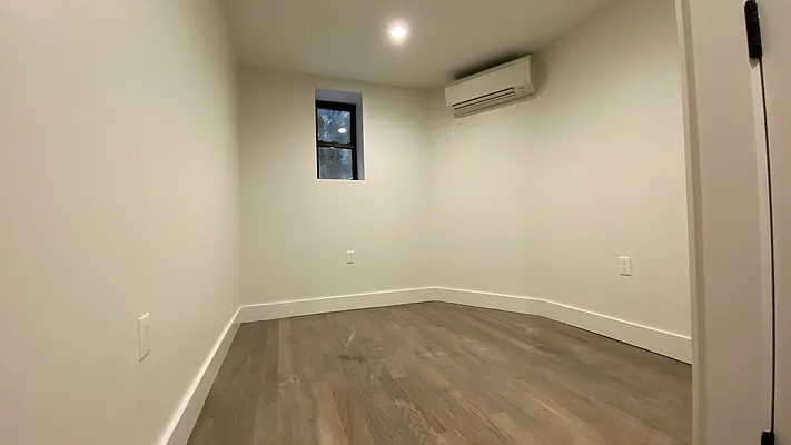 Rented by Nooklyn NYC LLC | media 52