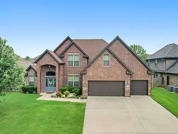 3rd image of 1011 Hunters Pointe