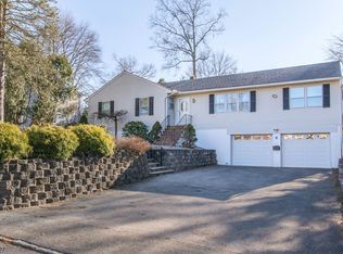 9 Roosevelt Ave, East Hanover, NJ 07936